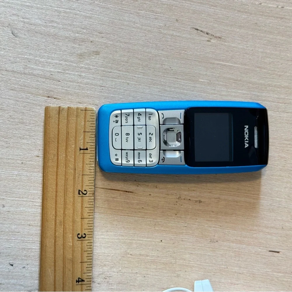 Nokia Mobile Phone Model:2310 Blue Turns On-No Charger “UNTESTED”Read Info Blw!